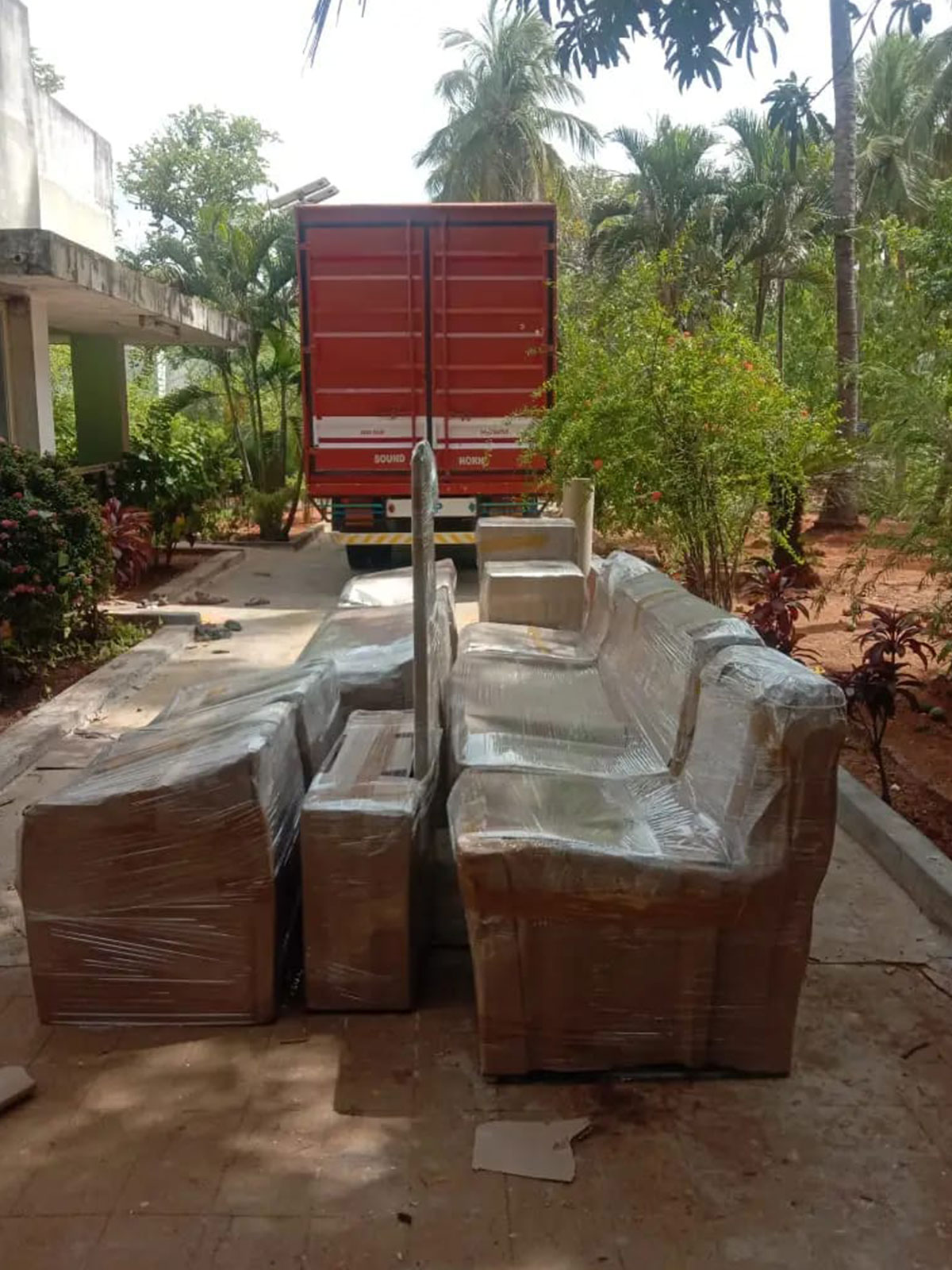 MUGUNTHA PACKERS AND MOVERS
